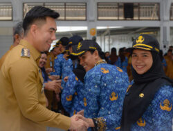 Bupati Sangihe Michael Thungari Serahkan SK ke 138 CPNS, Pesankan Hal Ini